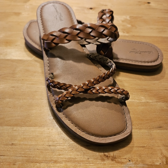 Universal Threads Braided Sandals - Picture 4 of 7